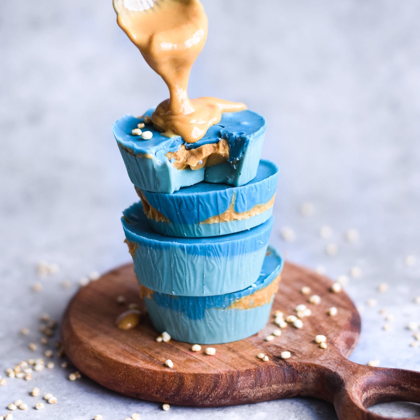 Blå Chokladcups – lyxiga och färgglada med naturlig blå spirulina