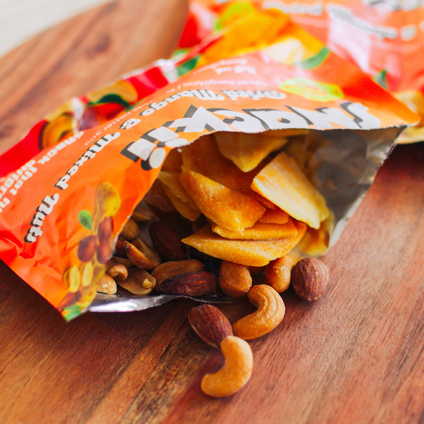 Snackii - Dried Mango & Mixed nuts / 20 x 80g